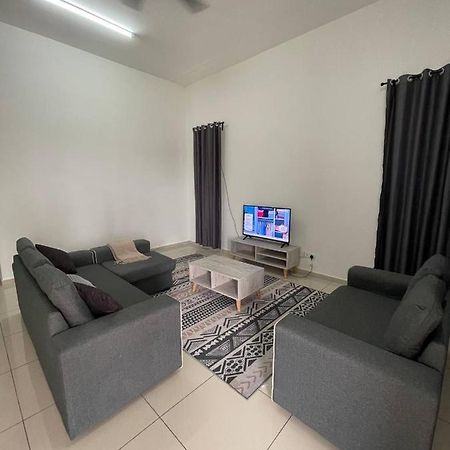 Bungalow Homestay Jasin Perdana Экстерьер фото